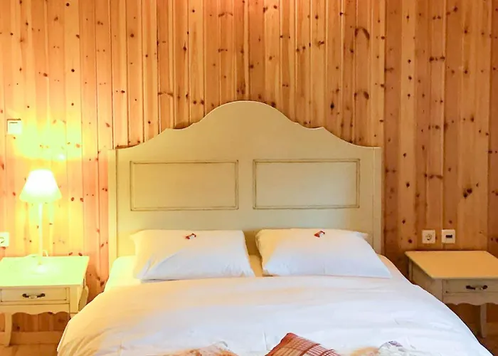 Aithra Boutique * Τσιβλός